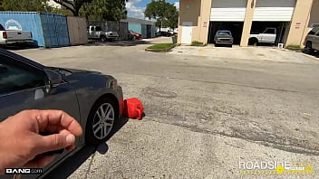 Roadside   Hot Thick Latina Fucks Car Mechanic For Discount